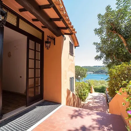 Laura 3* Porto Azzurro